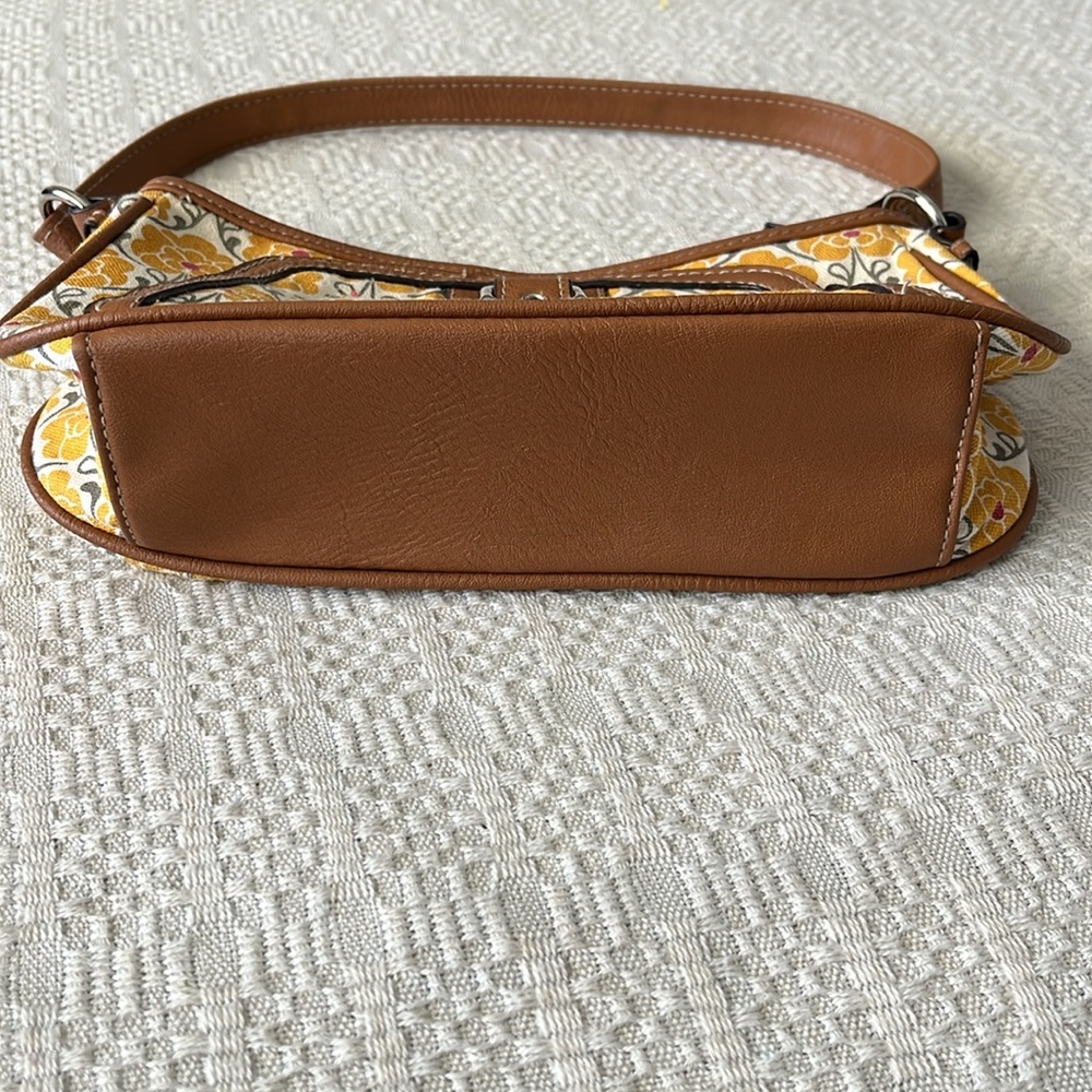 Target Cute Floral block print purse with Faux Leather trim and bottom, buckle - Picture 5 of 5